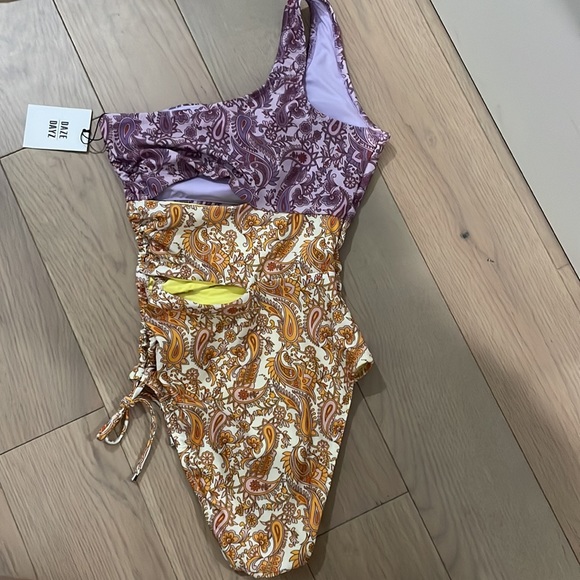 DAZE DAYZ ONE PIECE BIKINI - Picture 2 of 2